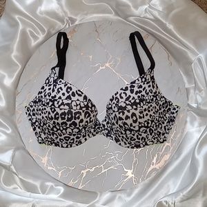 Victoria's Secret PINK Wear Everywhere Push-Up Pigeonnant underwire bra